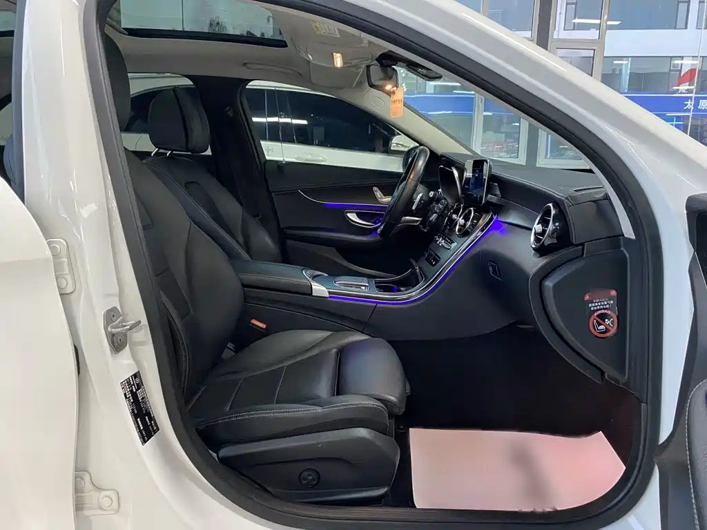 Mercedes-Benz C-Class 2021