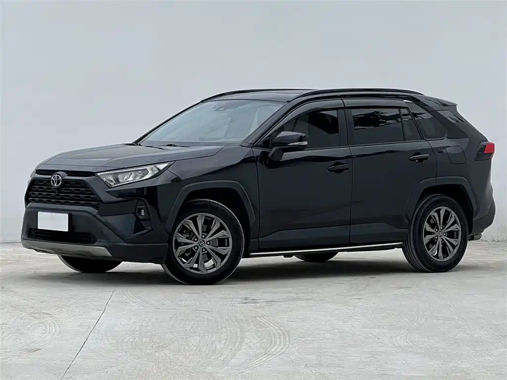 Toyota RAV4 2023 — фото 1
