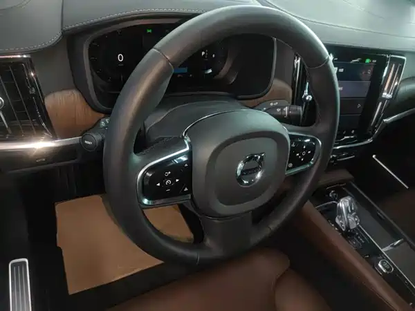 Volvo S90 2022