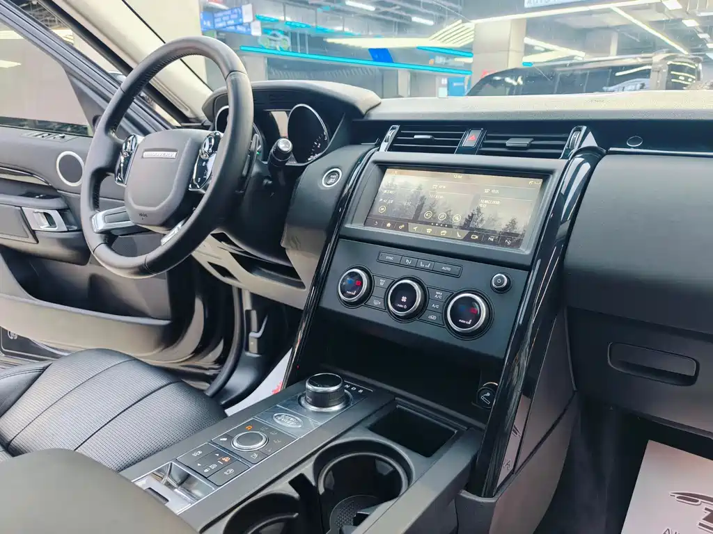 Land Rover Discovery 2019 — фото 11