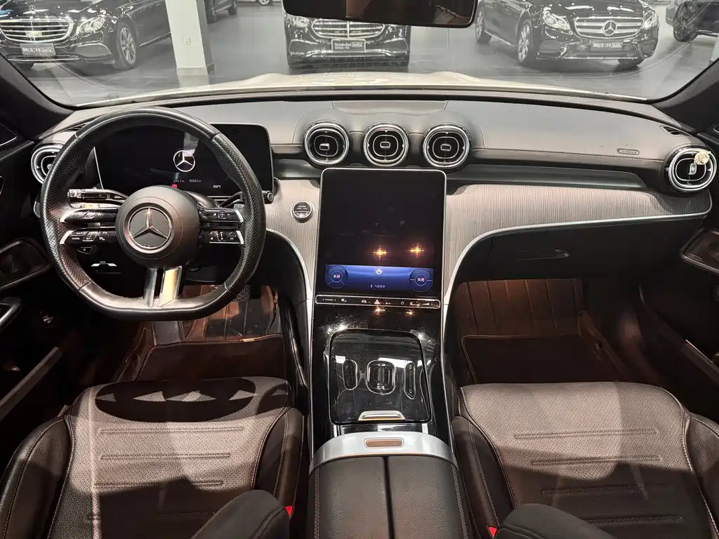 Mercedes-Benz C-Class 2023 — фото 12