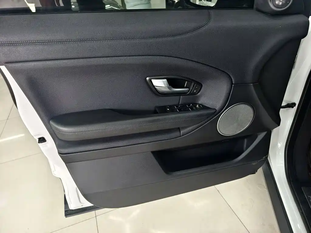 Land Rover Evoque 2017 — фото 22