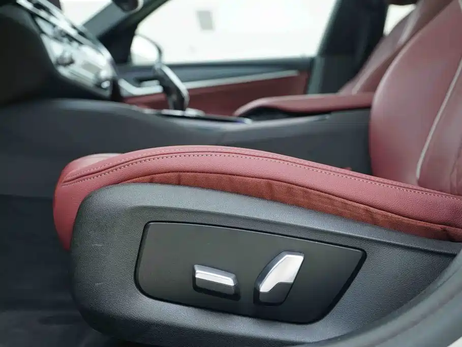 BMW 5 Series 2021 — фото 13