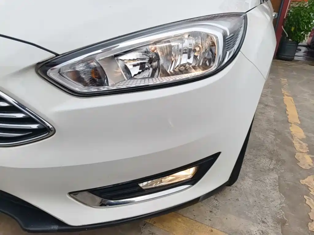 Ford Focus 2017 — фото 24