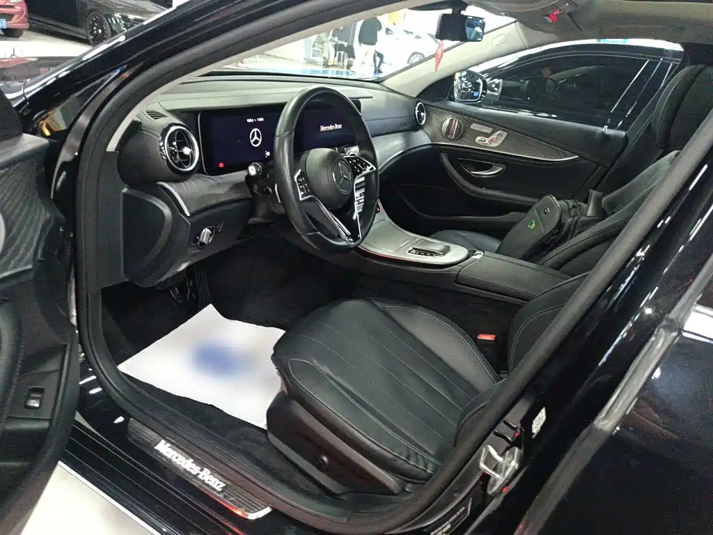 Mercedes-Benz E-Class 2020 — фото 11