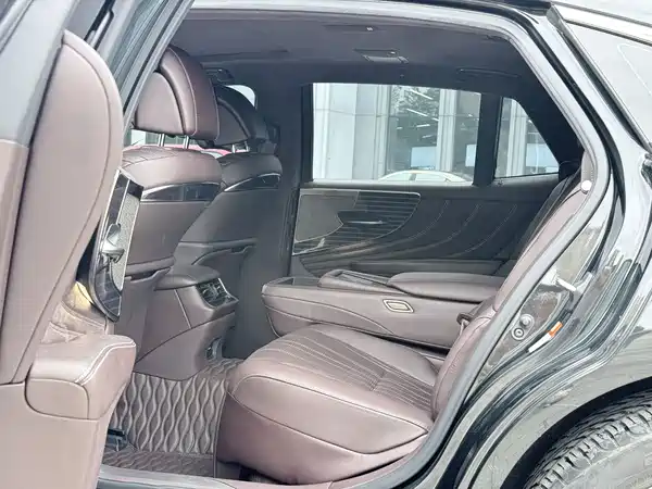 Lexus LS 2020