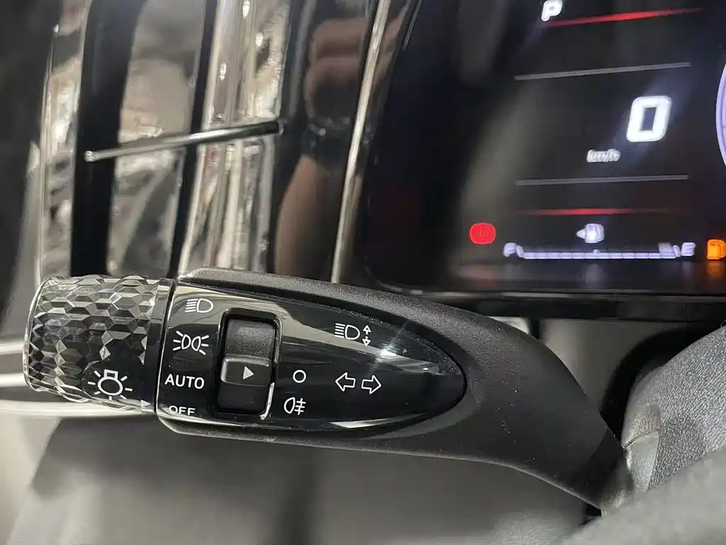 Hyundai Elantra 2023 — фото 13