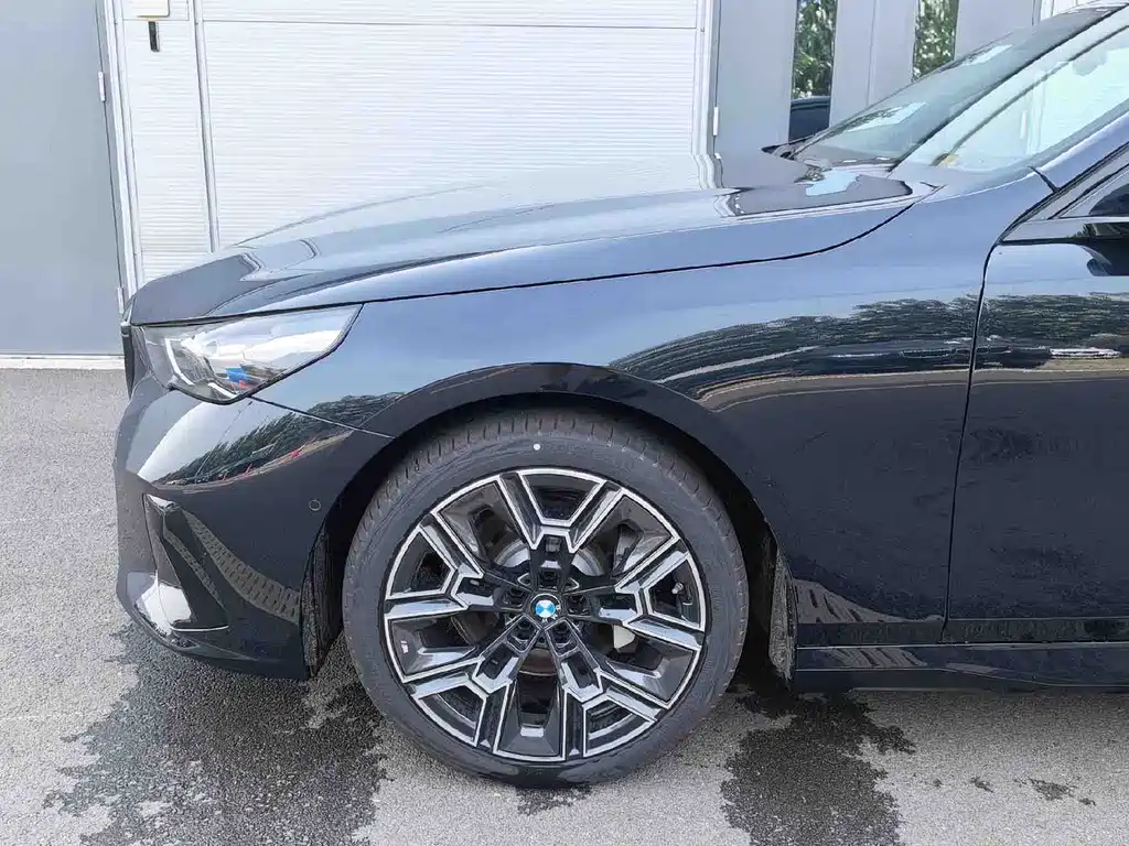 BMW 5 Series 2026