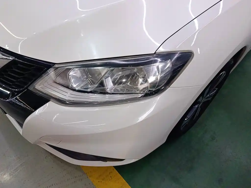 Nissan Tiida 2018 — фото 18
