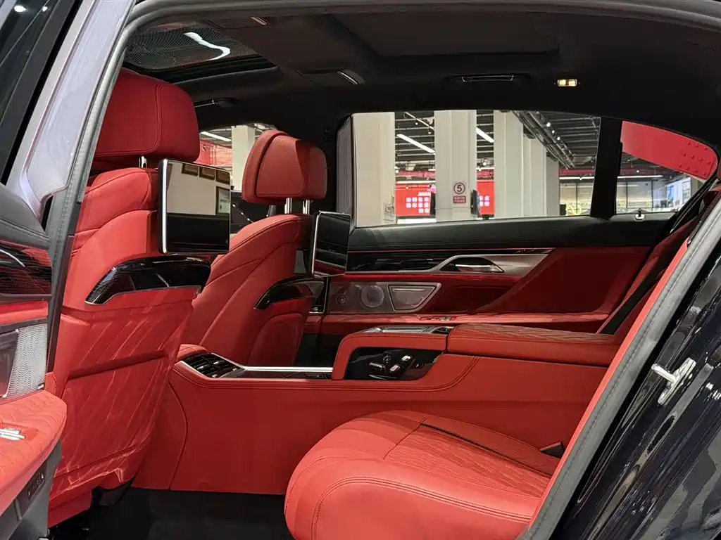 BMW 7 Series 2022 — фото 16