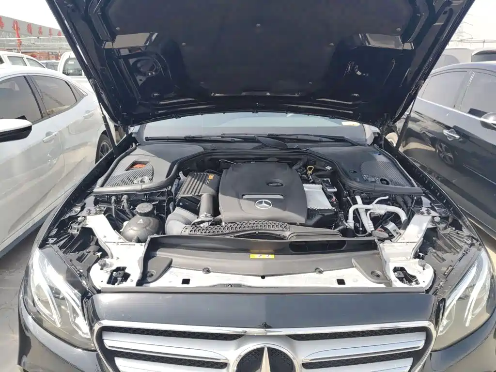 Mercedes-Benz E-Class 2018 — фото 16