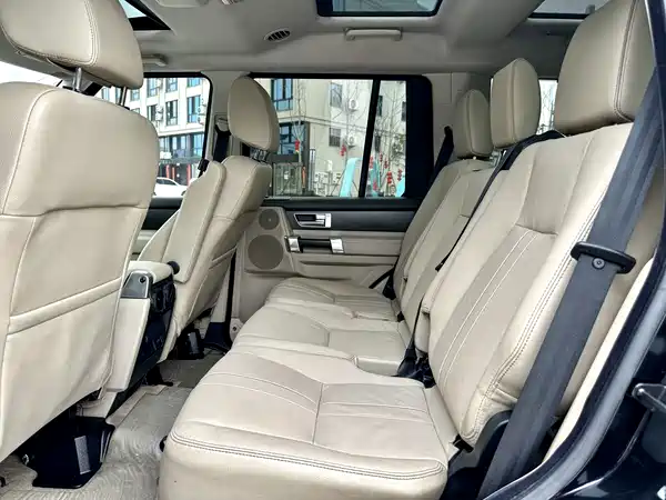 Land Rover Discovery 2013
