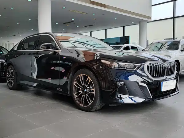 BMW 5 Series 2025