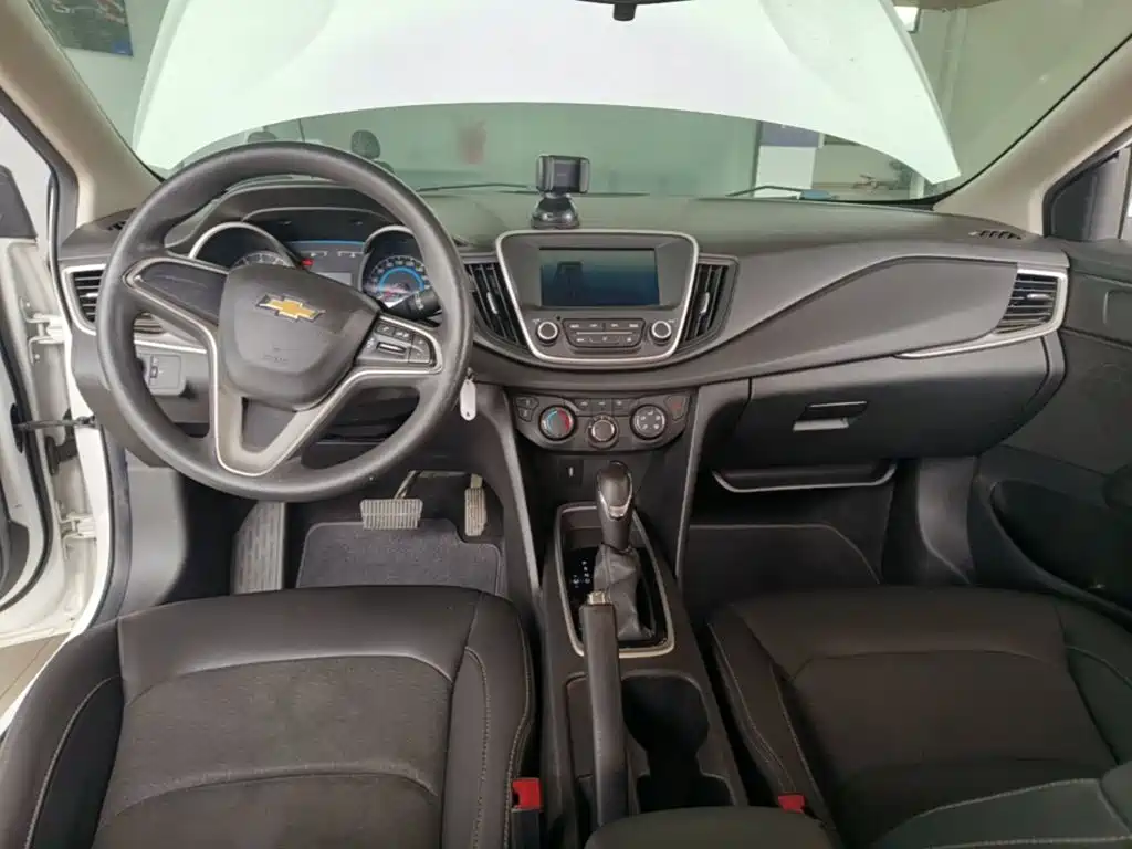 Chevrolet Cavalier 2018 — фото 10