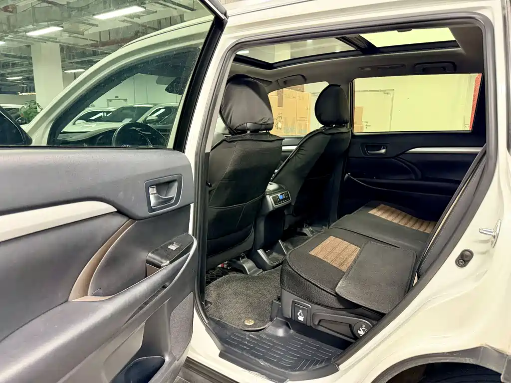 Toyota Highlander 2021 — фото 12