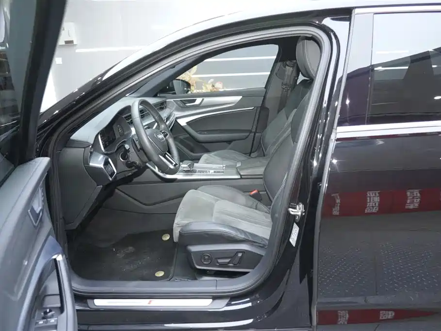 Audi A6L New Energy 2021 — фото 15