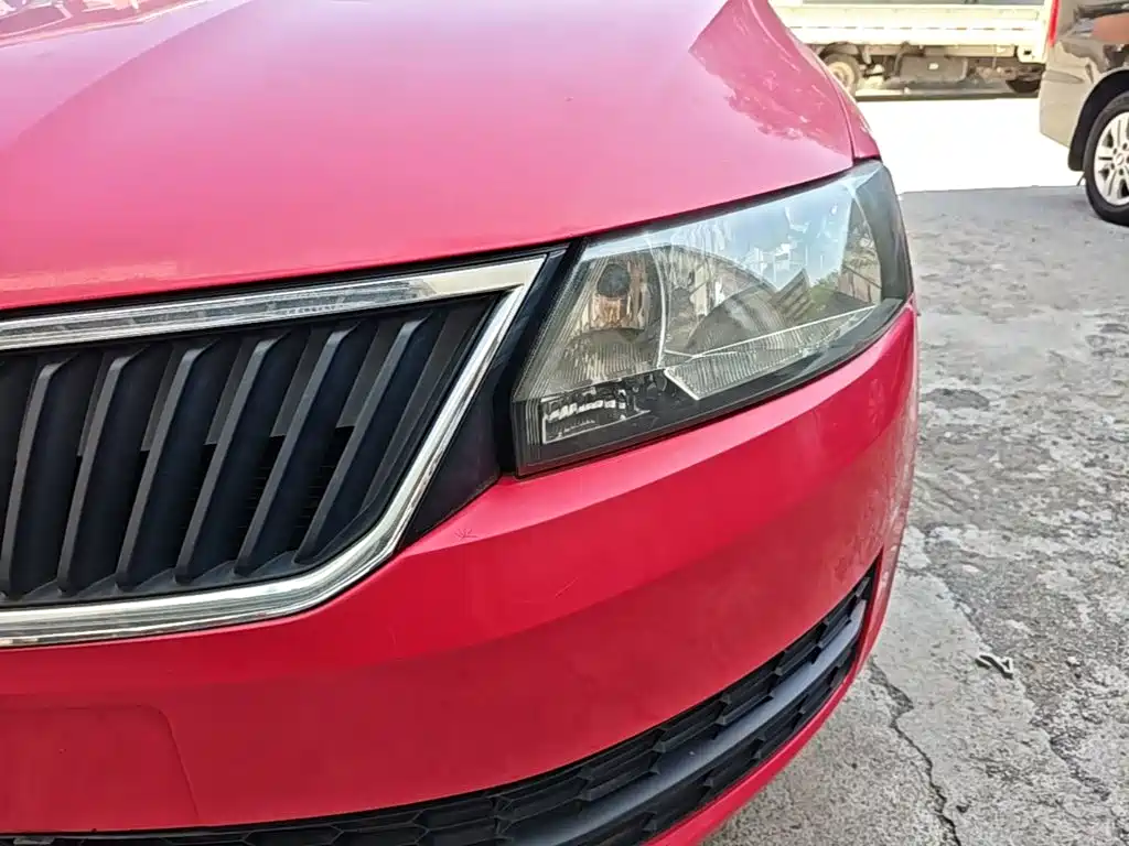Skoda Rapid Spaceback 2017 — фото 24