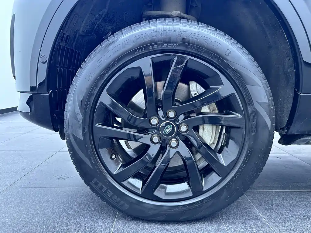 Land Rover Discovery 2019 — фото 15