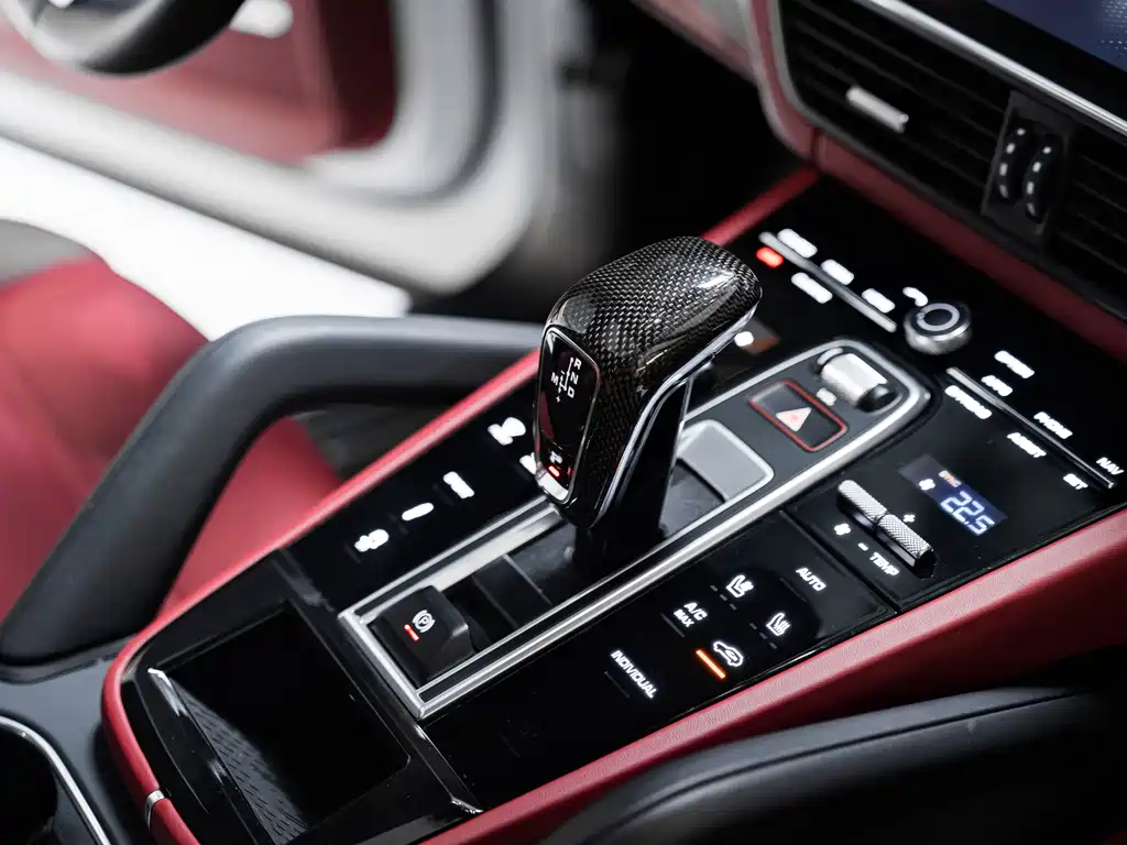 Porsche Cayenne 2022 — фото 19