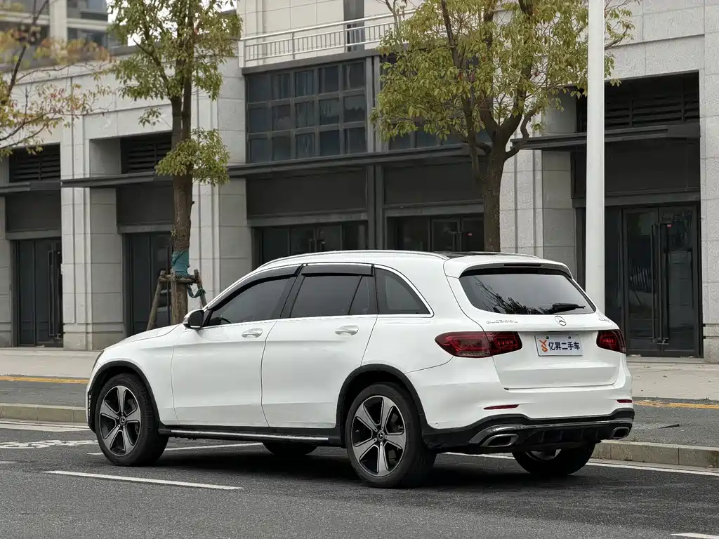 Mercedes-Benz GLC 2022 — фото 4