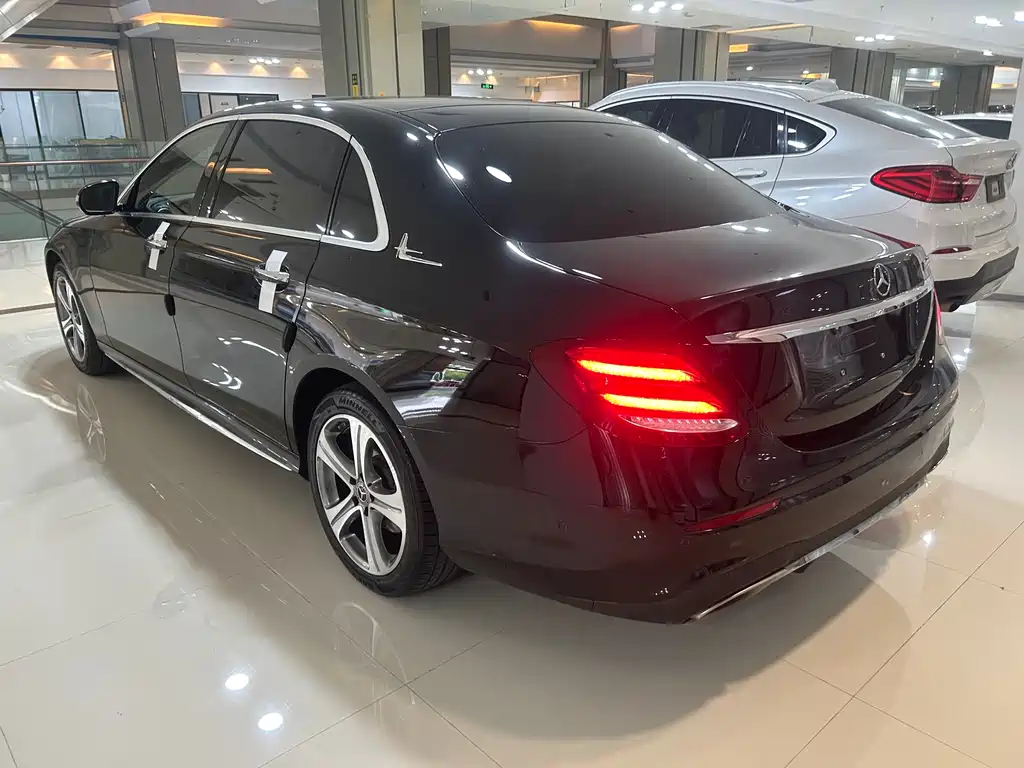 Mercedes-Benz E-Class 2020 — фото 23
