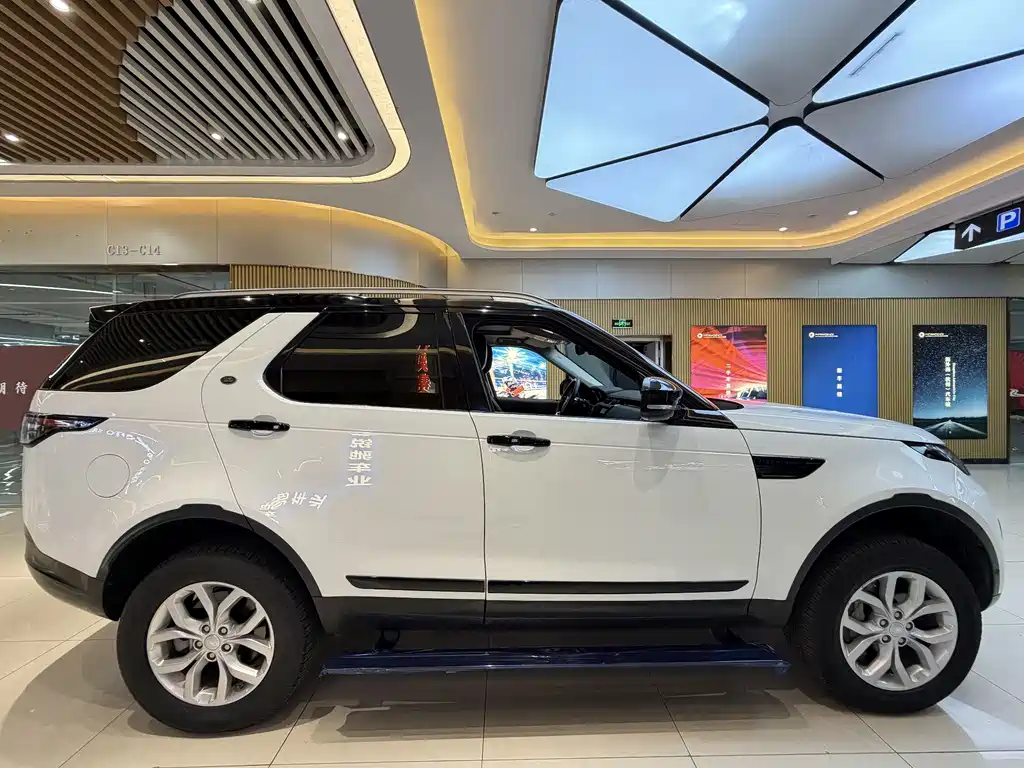 Land Rover Discovery 2019 — фото 15