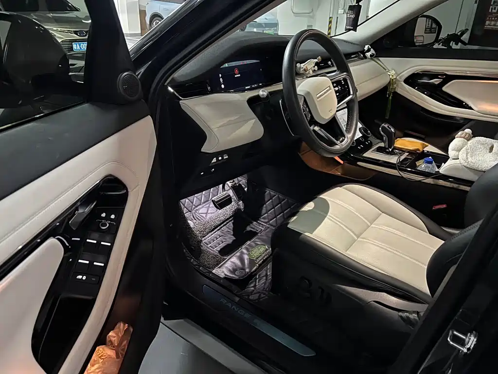 Land Rover Evoque 2023 — фото 3