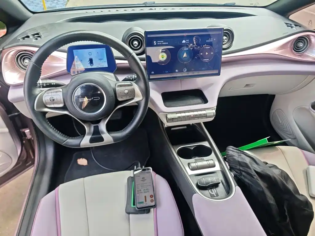 BYD Dolphin 2022 — фото 10
