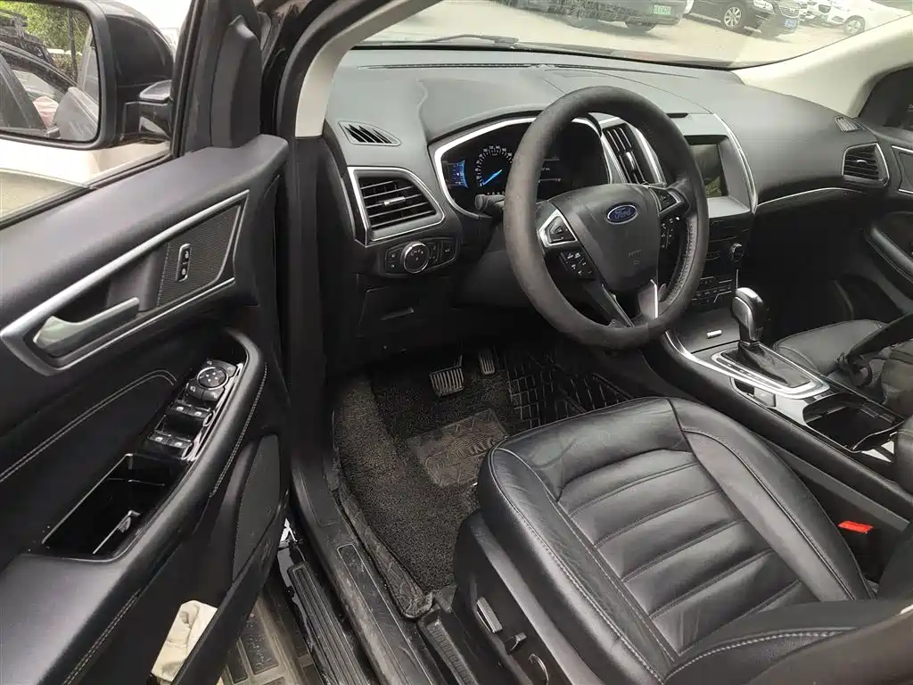 Ford Edge 2019 — фото 16