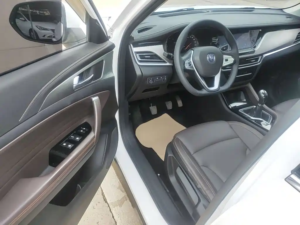 Changan CS35PLUS 2018 — фото 16