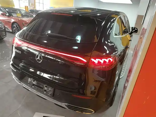 Mercedes-Benz EQE SUV 2024