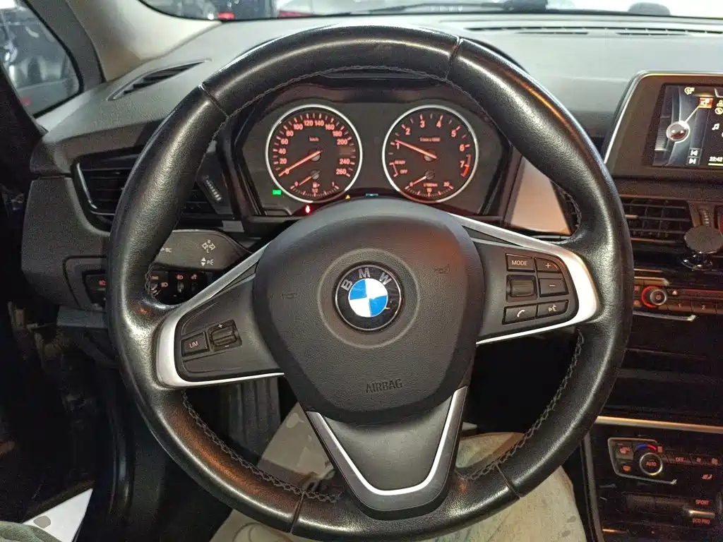BMW 2 Series Gran Tourer 2017 — фото 11