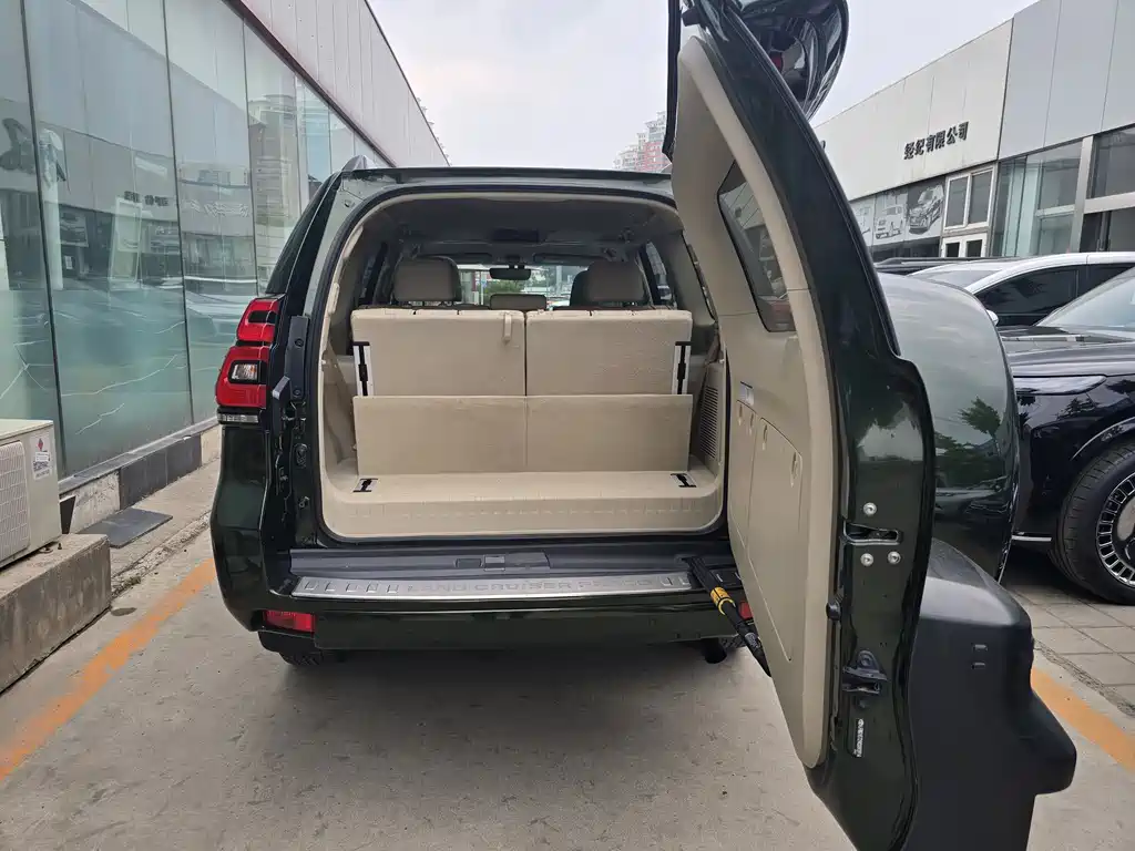 Toyota Prado 2019 — фото 11