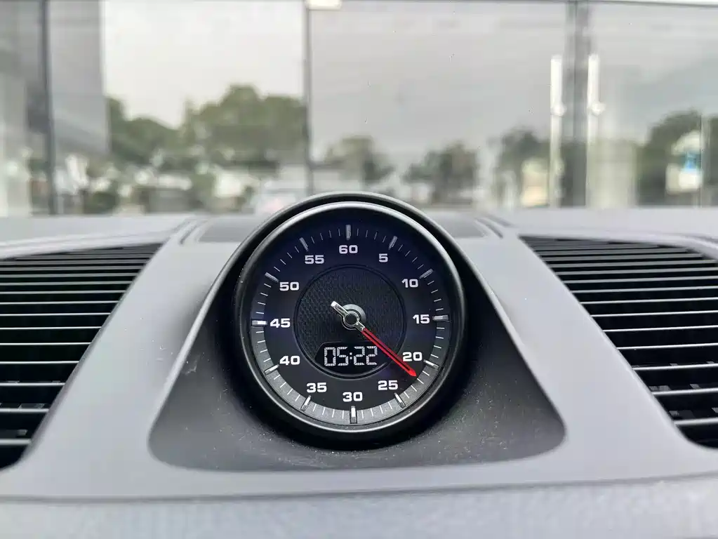 Porsche Cayenne 2021 — фото 11