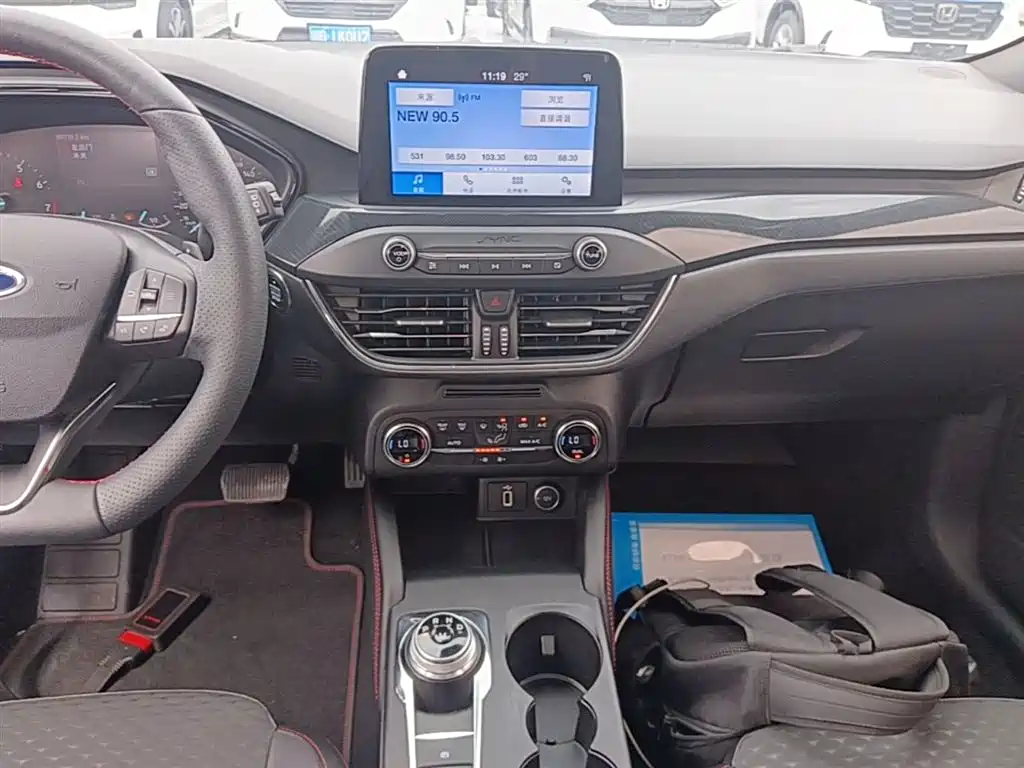 Ford Focus 2020 — фото 13