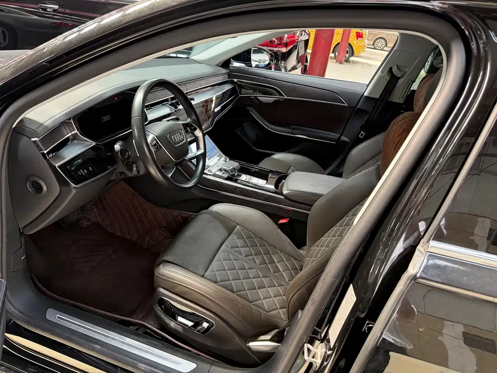 Audi A8 2023
