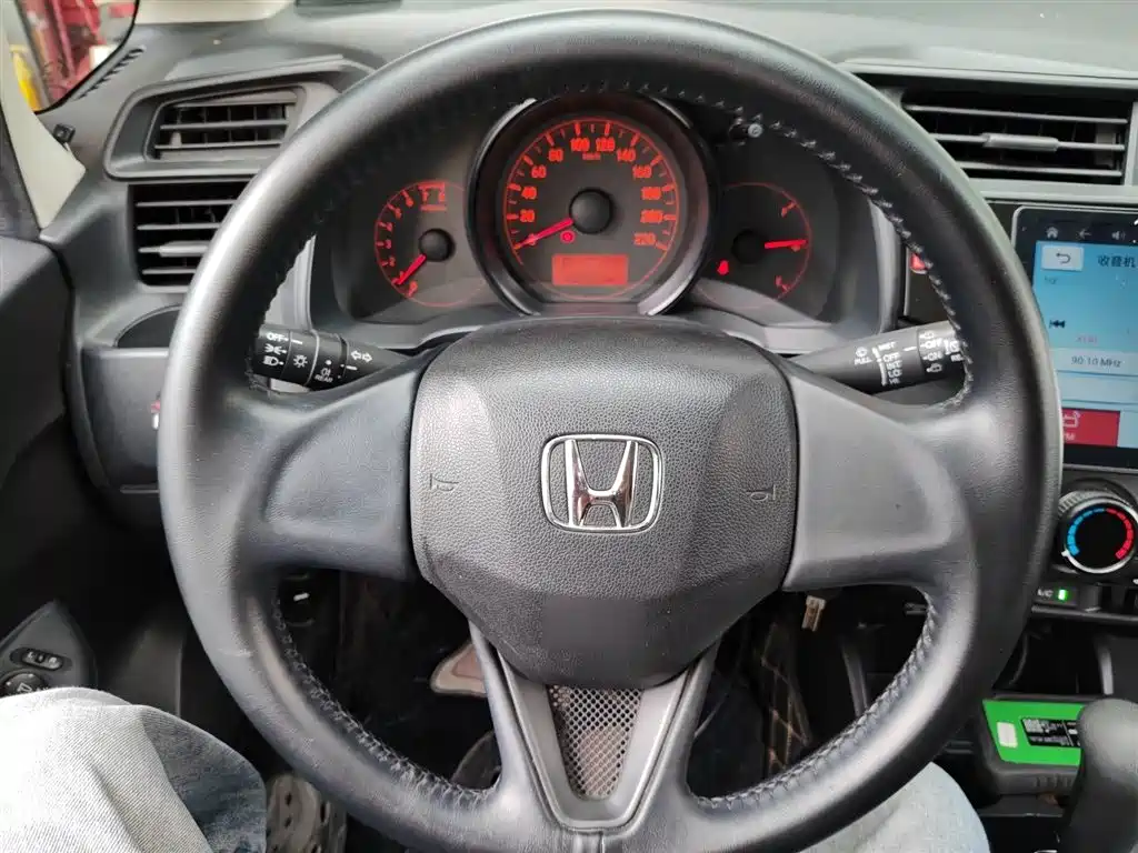 Honda Fit 2015 — фото 11
