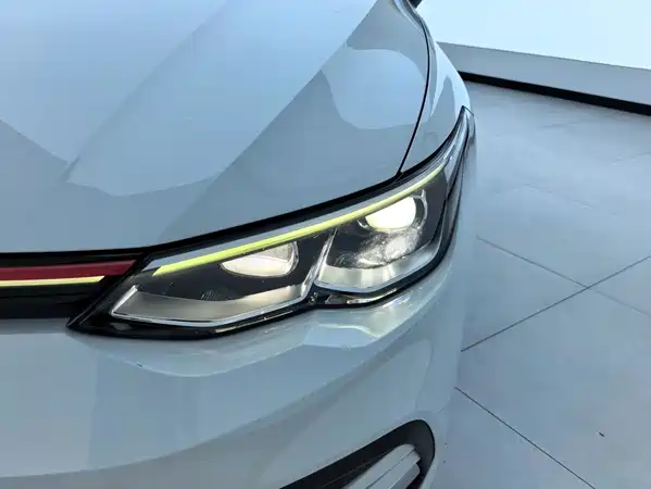 Volkswagen Golf 2023