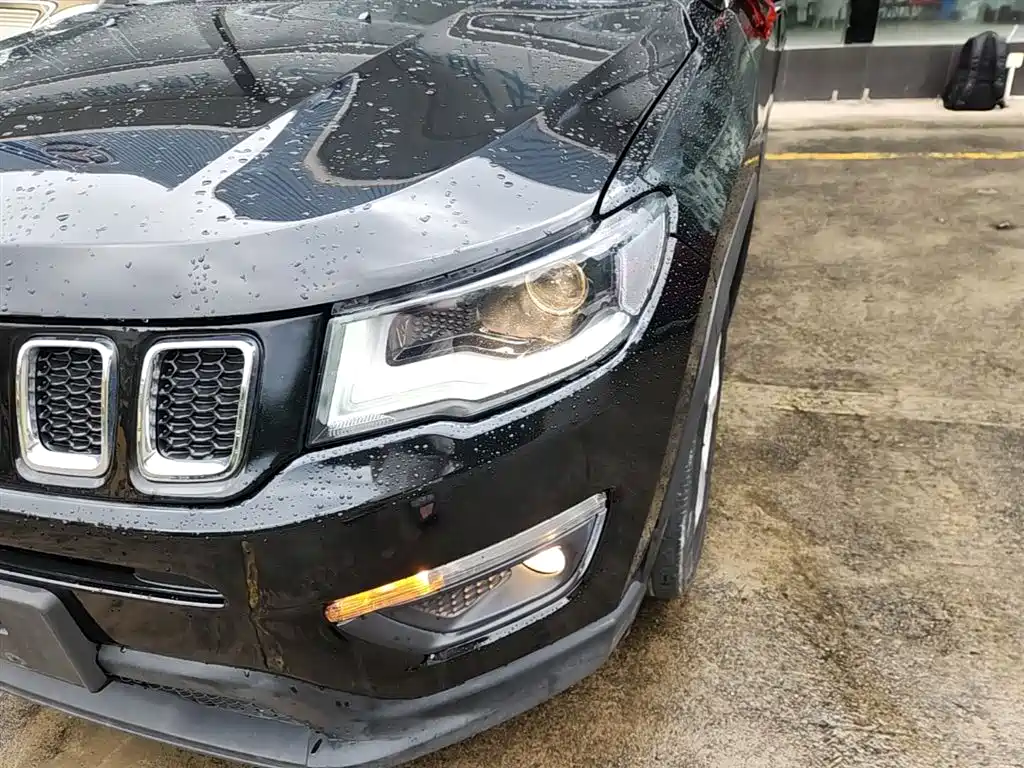 Jeep Compass 2018 — фото 24