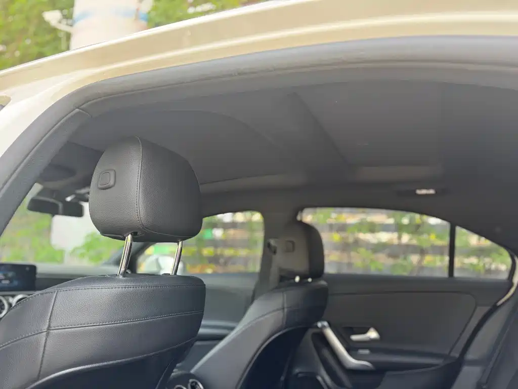 Mercedes-Benz A-Class 2022 — фото 15