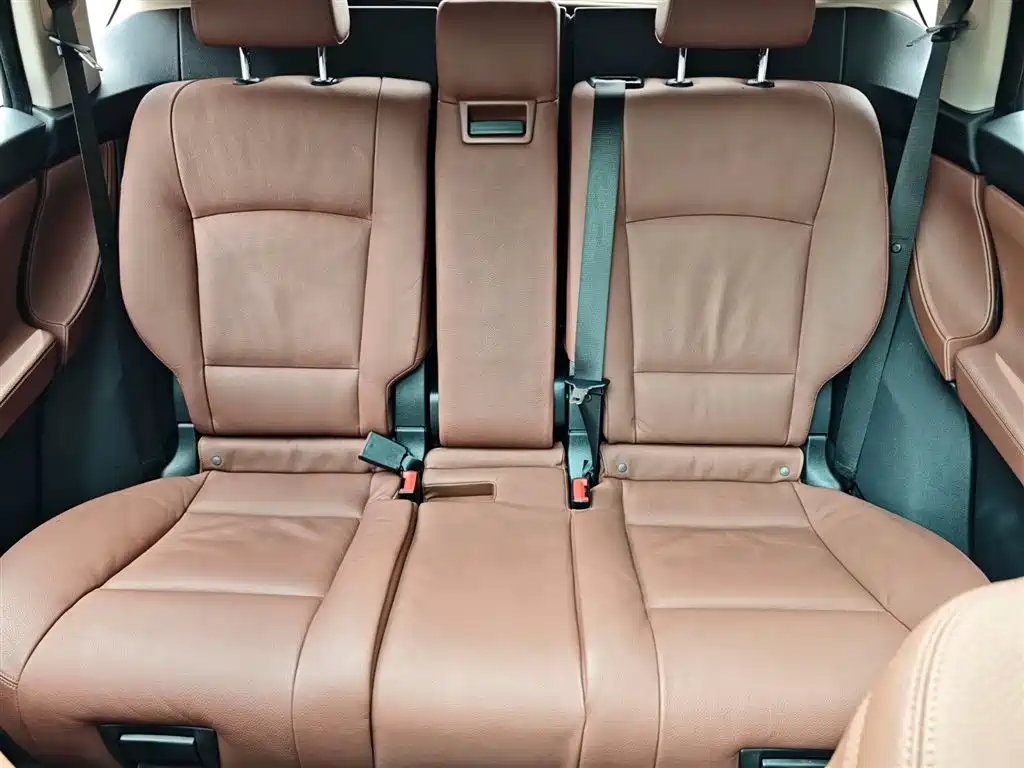 BMW 5 Series GT 2014 — фото 19