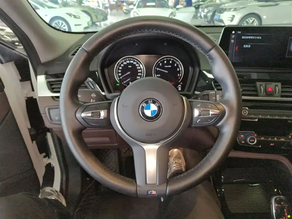BMW X2 2022 — фото 10