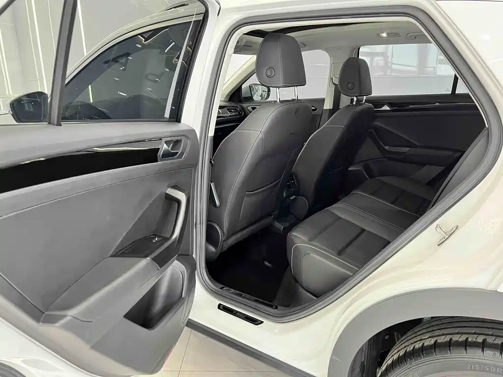 Volkswagen T-Roc 2022 — фото 12