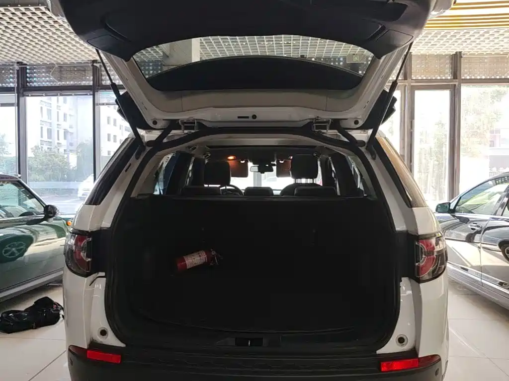Land Rover Discovery Sport 2016 — фото 15