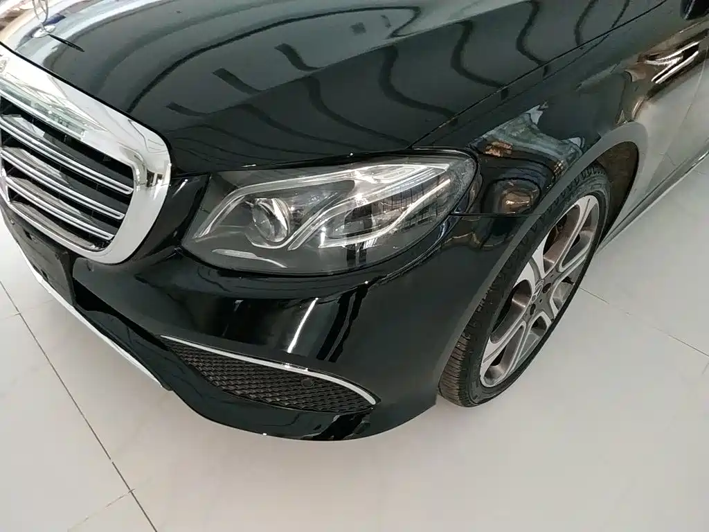 Mercedes-Benz E-Class 2017 — фото 24
