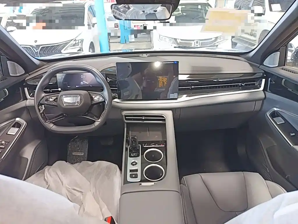 Geely Boyue 2026 — фото 10