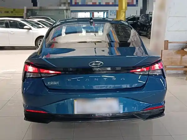 Hyundai Elantra 2021