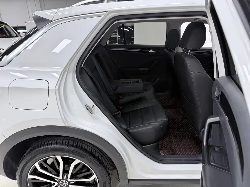 Volkswagen T-Roc 2022 — фото 11