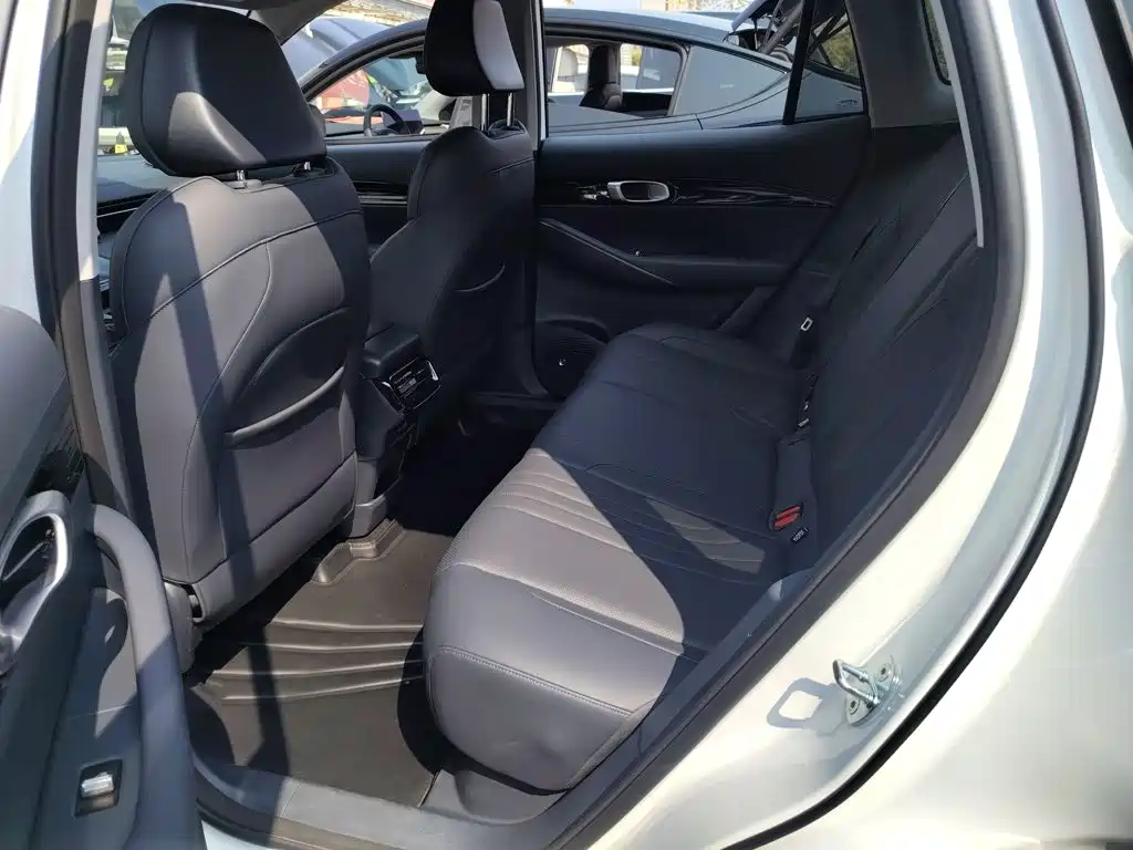 Geely Galaxy E5 2025 — фото 17