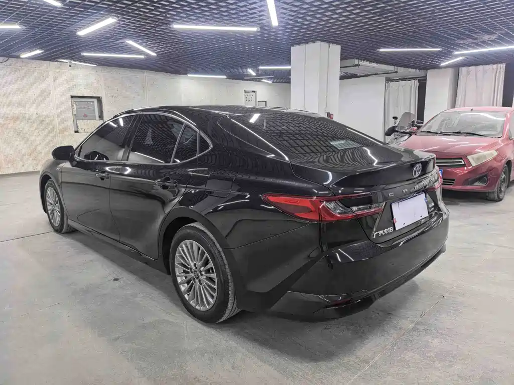Toyota Camry 2025 — фото 7